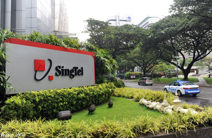 UPDATE 1-SingTel says no talks on selling stake in Telkomsel