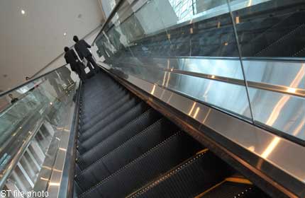 20120627.150319_sph_st_escalator.jpg