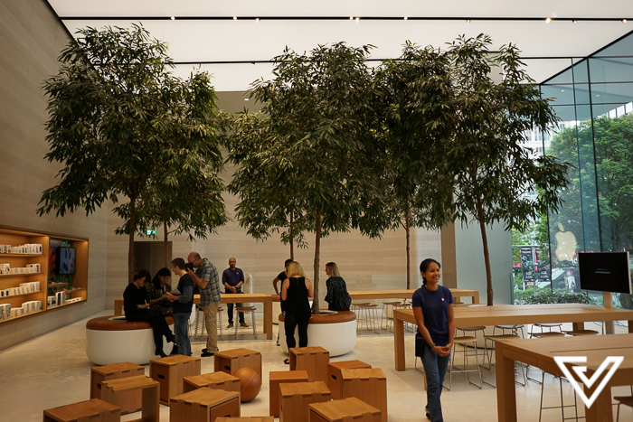 Apple Orchard Road opens in Singapore - Apple