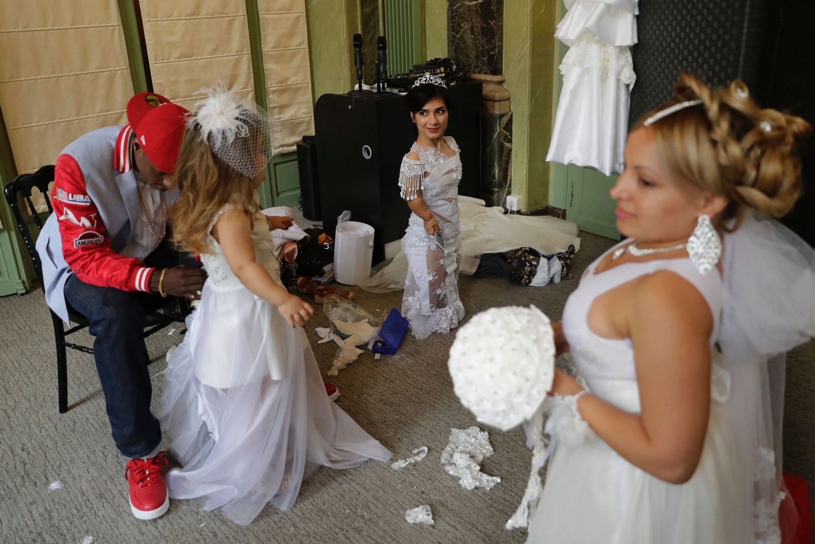 Challenging Beauty Standards Dwarf Fashion Show Kicks Off Paris