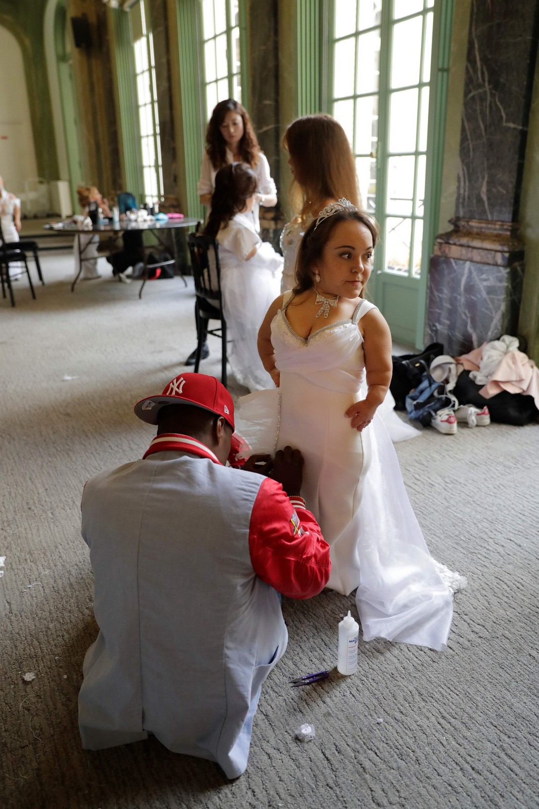 Challenging beauty standards - Dwarf Fashion Show kicks off Paris