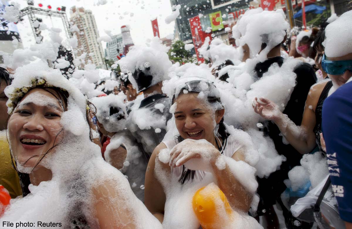 201504014_songkran_Reuters.jpg