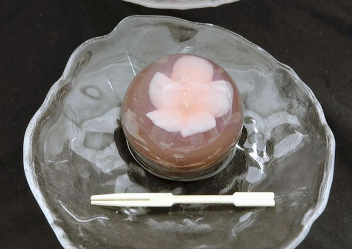 Beautiful 'flower jelly' New type of dessert gains popularity in Japan