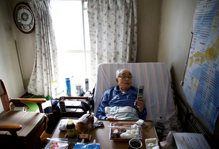 dying-at-home-rather-than-in-hospital-elderly-japanese-go-to-the