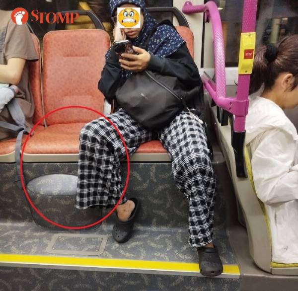 Netizen calls out commuters' inconsiderate behaviour on MRT trains and ...