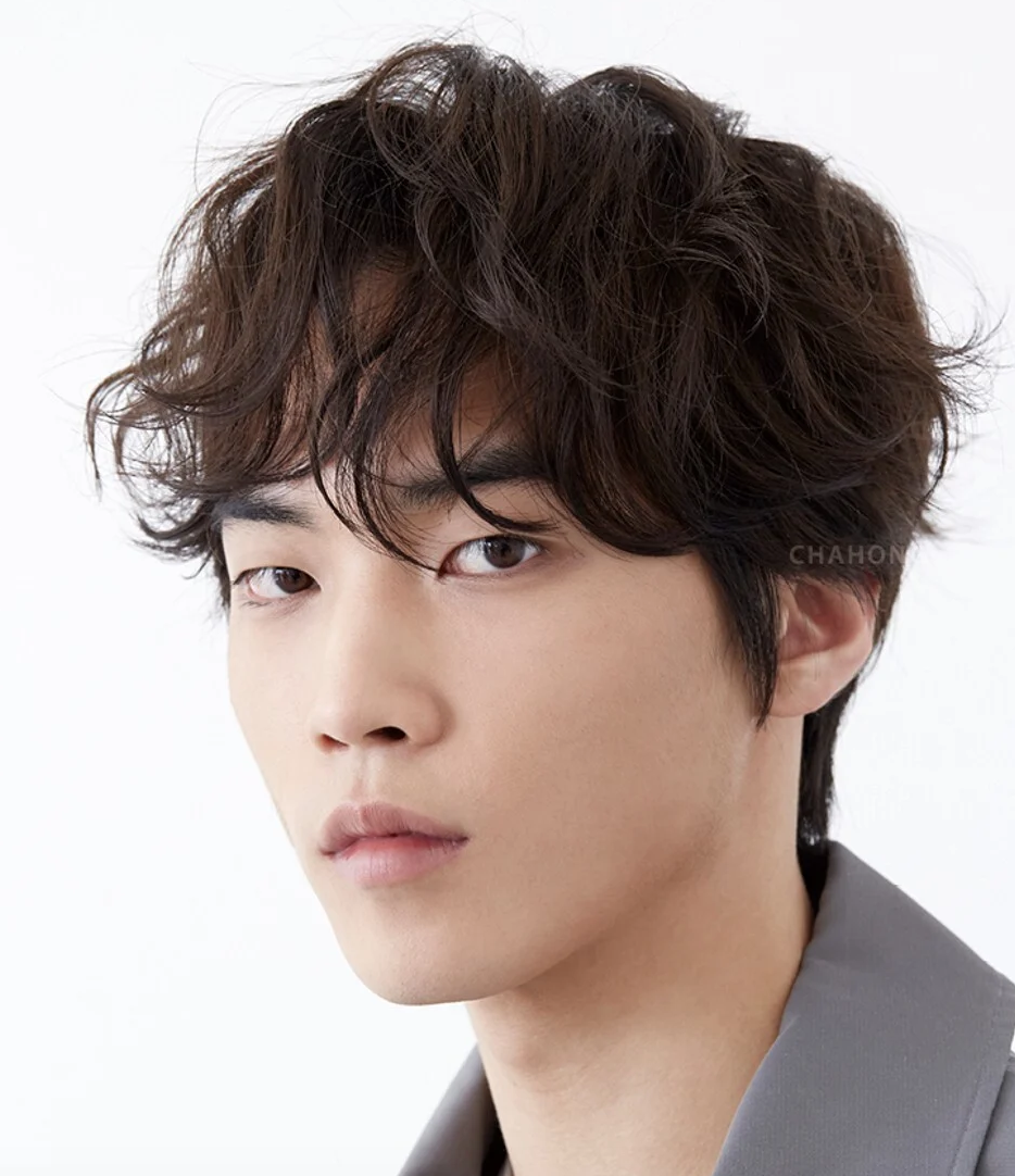 korean perm middle part men