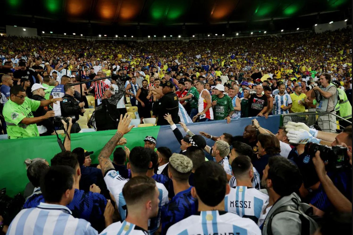 Argentina hand Brazil third straight loss after crowd trouble at Maracana