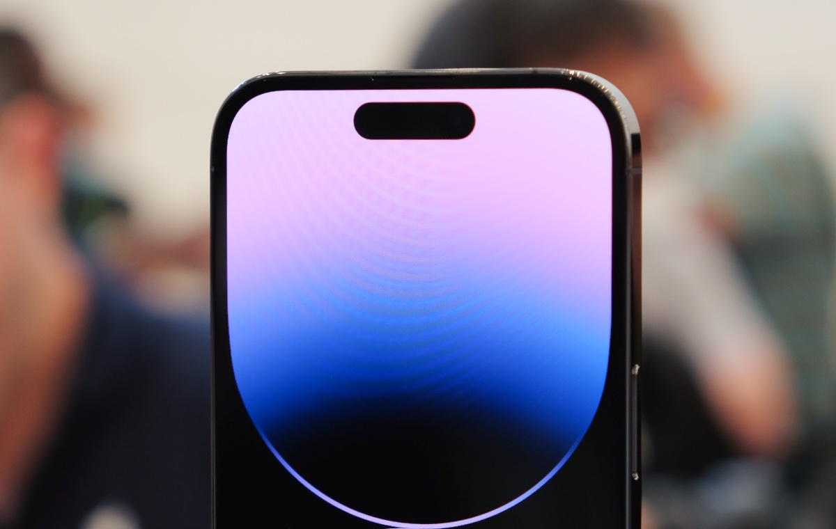 hands-on-with-the-new-iphone-14-pro-and-pro-max-now-with-a-new-48mp