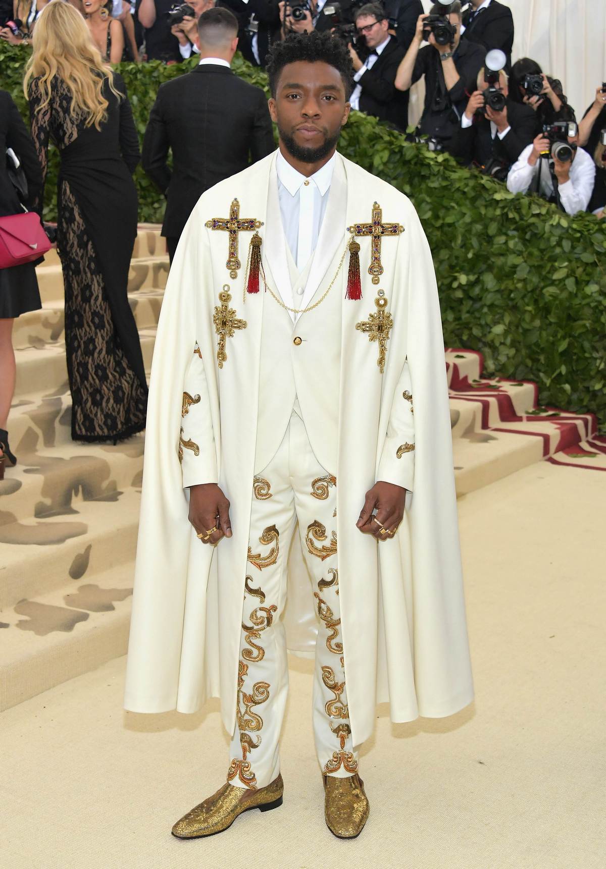 Angels, crosses and papal gear fill Met Gala 2018 red carpet, News ...