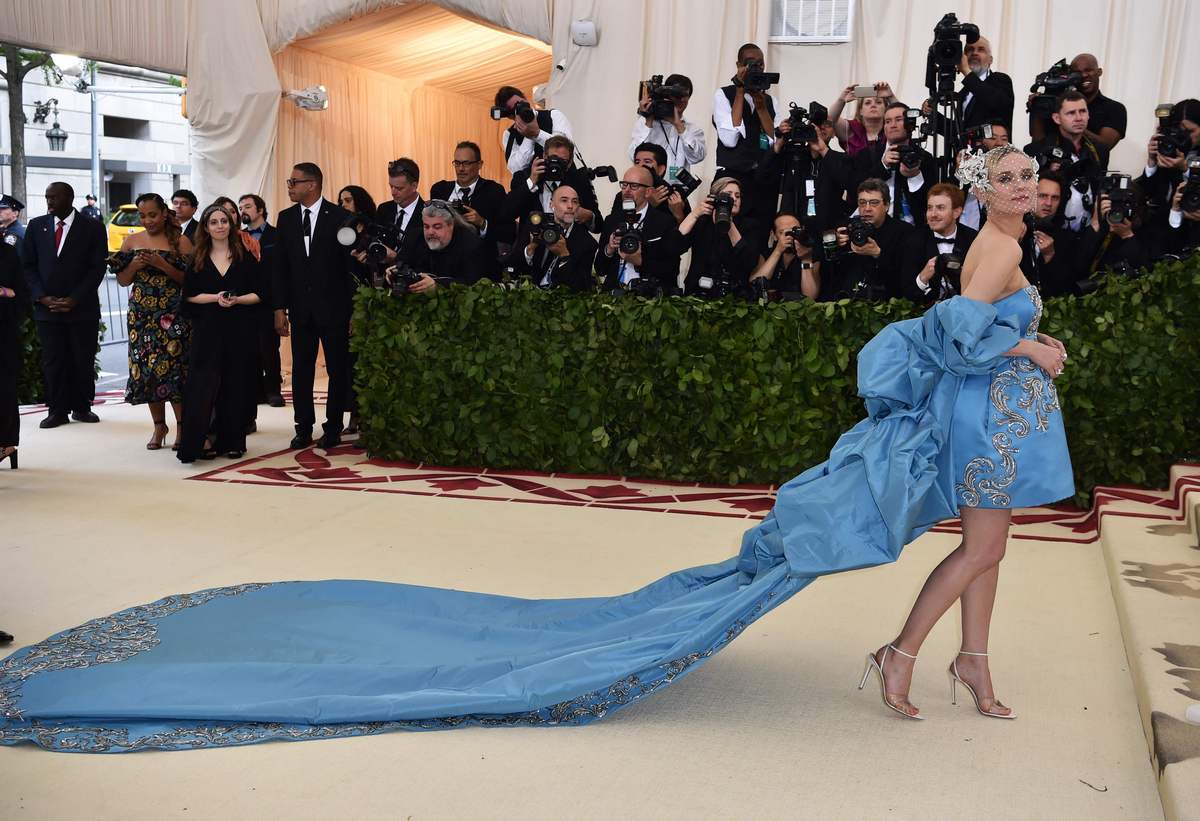 Angels, crosses and papal gear fill Met Gala 2018 red carpet, News ...