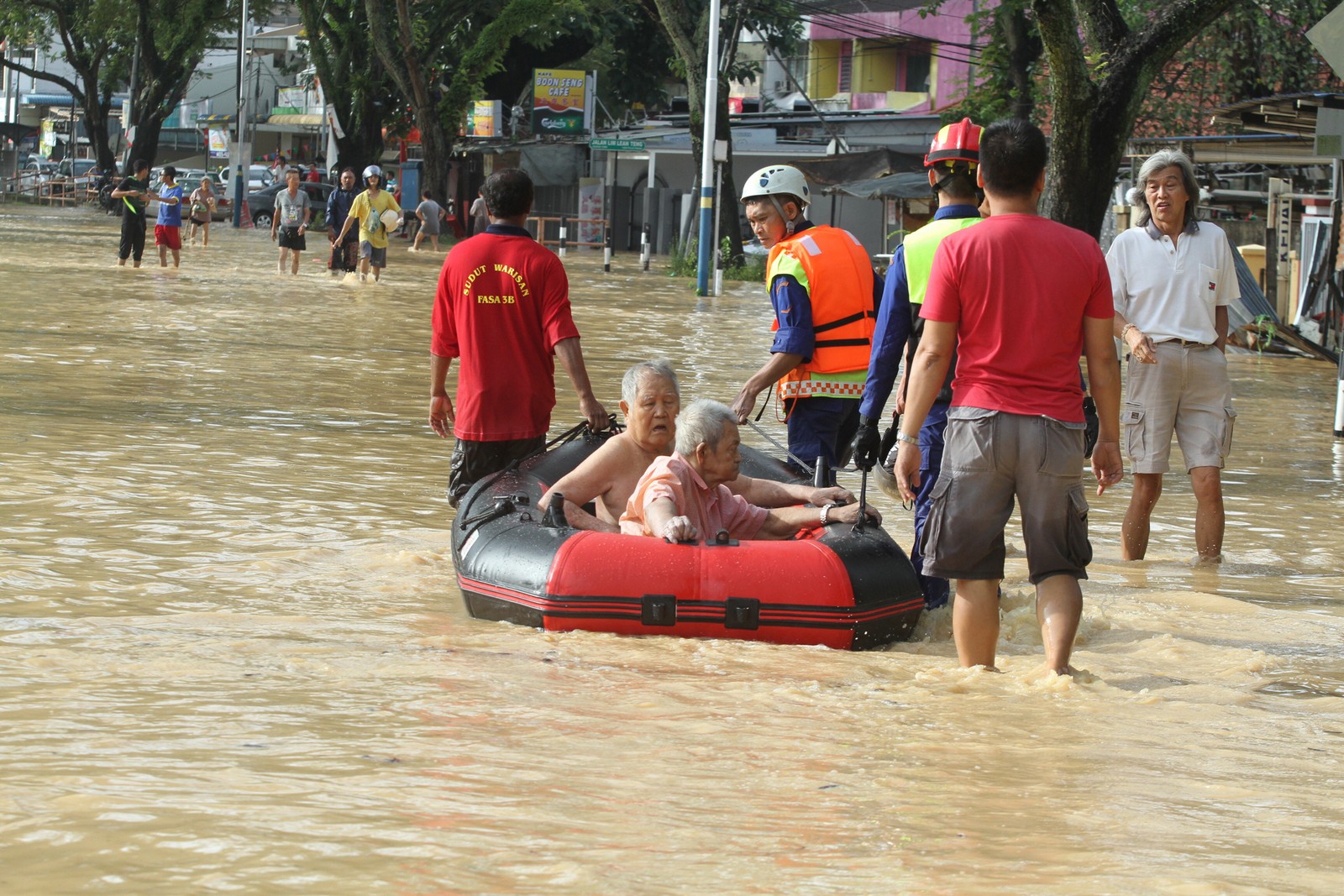 Penang paralysed by floods, News - AsiaOne