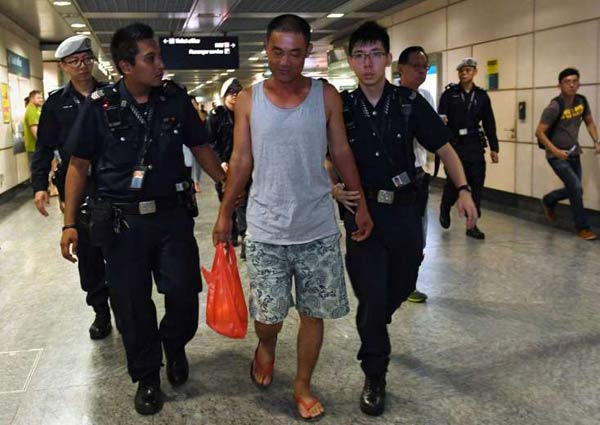 Police Arrest Man 39 For Leaving Bag Unattended At Hougang Mrt Station Singapore News Asiaone