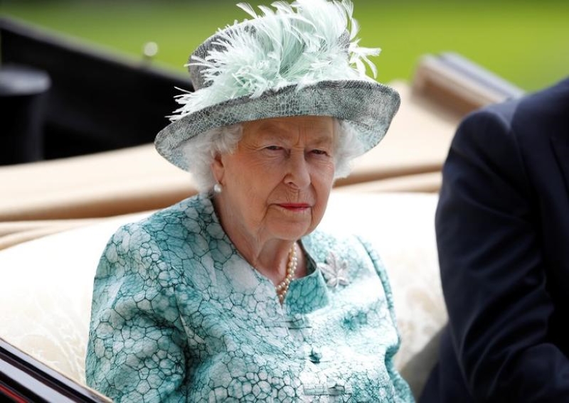 Queen Elizabeth returns to royal duties 4 days after her husband's