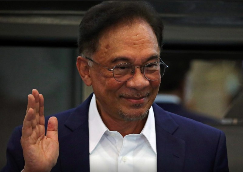 Malaysia's key opposition bloc nominates Anwar Ibrahim as PM candidate ...