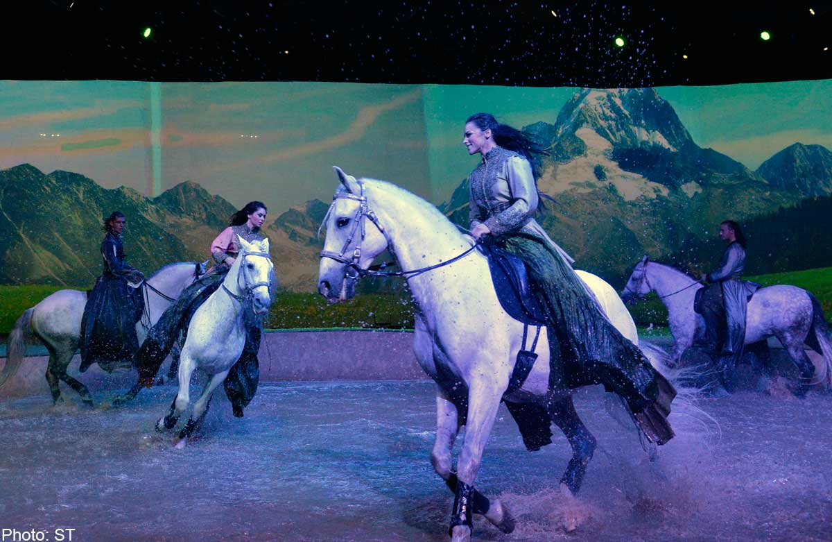 Galloping horses wow audience at Cavalia opening night, Entertainment