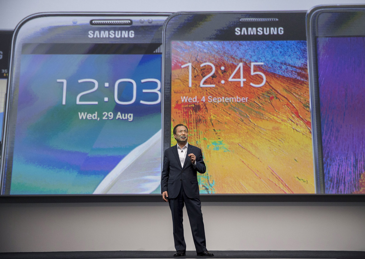 samsung-electronics-unveils-high-end-phones-digital-news-asiaone