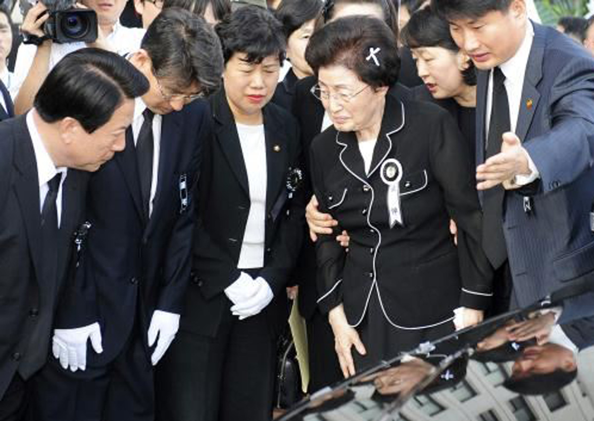 Former S Korea first lady set for rare N Korea visit, Asia News - AsiaOne