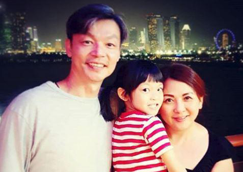 Scammer Asking For Donations Using Our Daughter S Photo Mark Lee And Wife Singapore News Asiaone