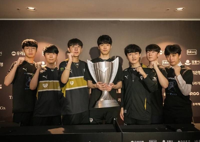 I Plan To Only Continue Working Harder Gen G S Chovy Breaks 3 Year Loss Streak Against T1 S Faker In League Of Legends Korea Summer Finals Digital News Asiaone