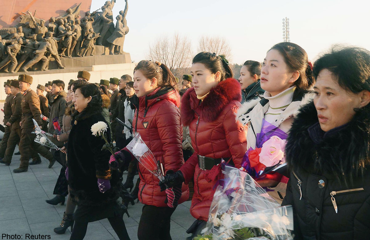 huge-crowds-mourn-kim-jong-il-on-third-death-anniversary-asia-news