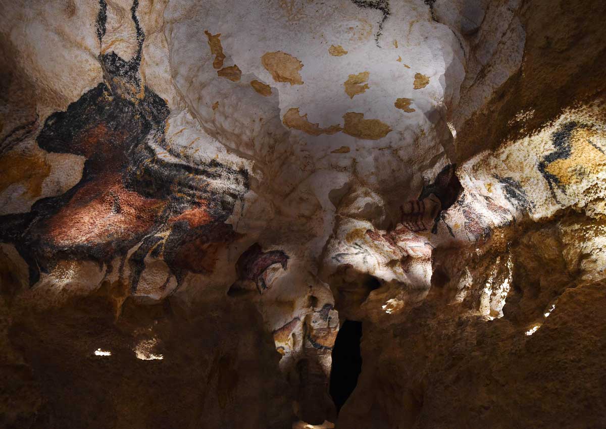 France To Unveil Copy Of Landmark Prehistoric Art Cave World News   20161209 ReplicaoftherenownedLascauxStoneAgecave AFP 