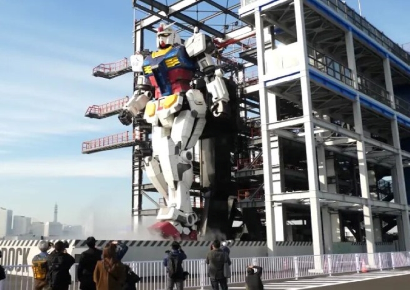 new gundam statue