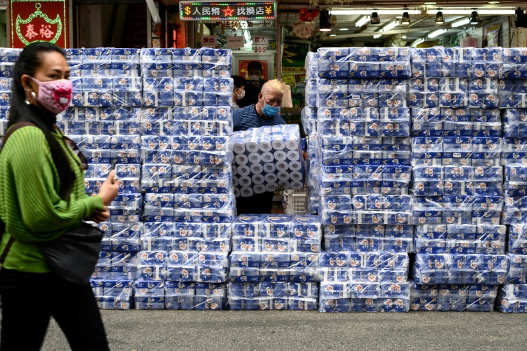 Hong Kong police hunt armed gang who stole toilet rolls amid panic ... picture