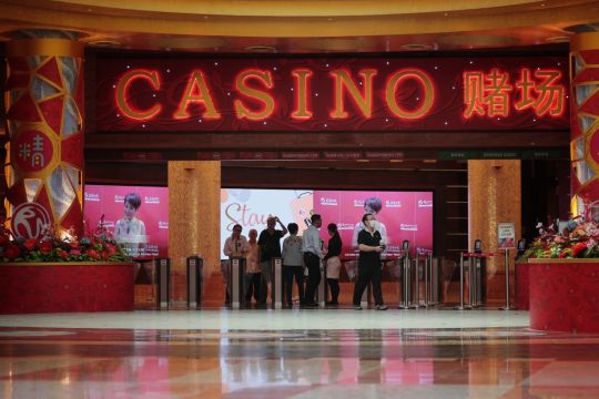 Man Who Works In Rws Casino 1 Of 2 New Cases Of Coronavirus Infection Singapore News Asiaone