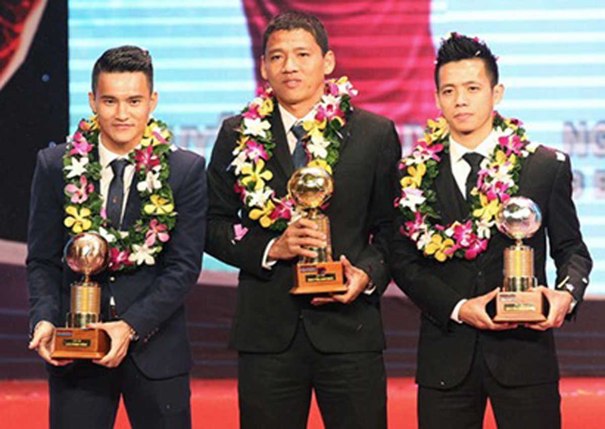 Nguyen Anh Duc is Vietnam's footballer of the year, News ...