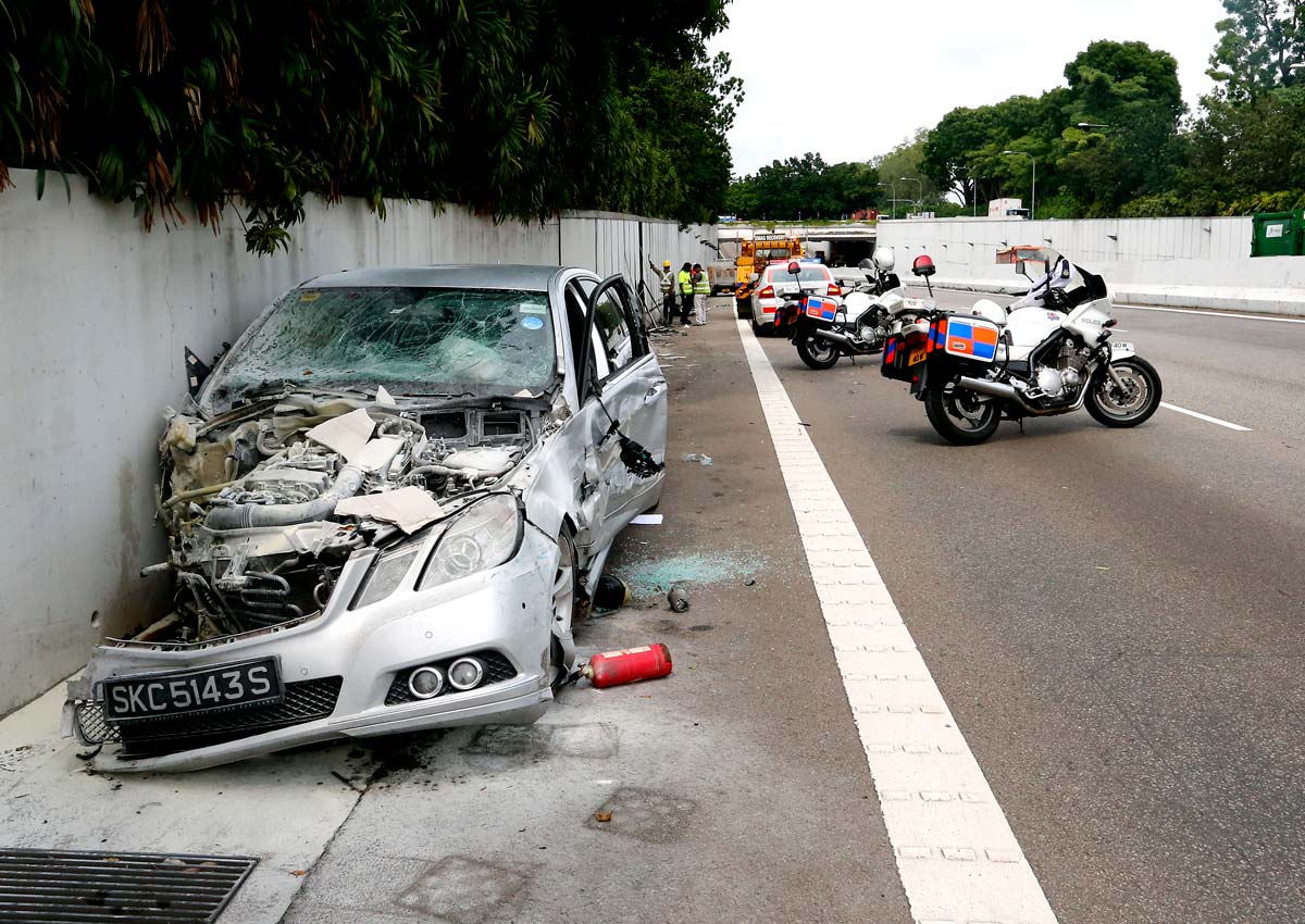 Происшествия бай. Mercedes crash. Авария Мерседес ЦЛА.