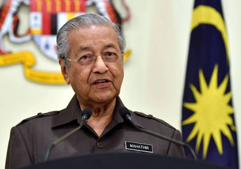 Malaysia PM Mahathir likely to fill acting role for ...