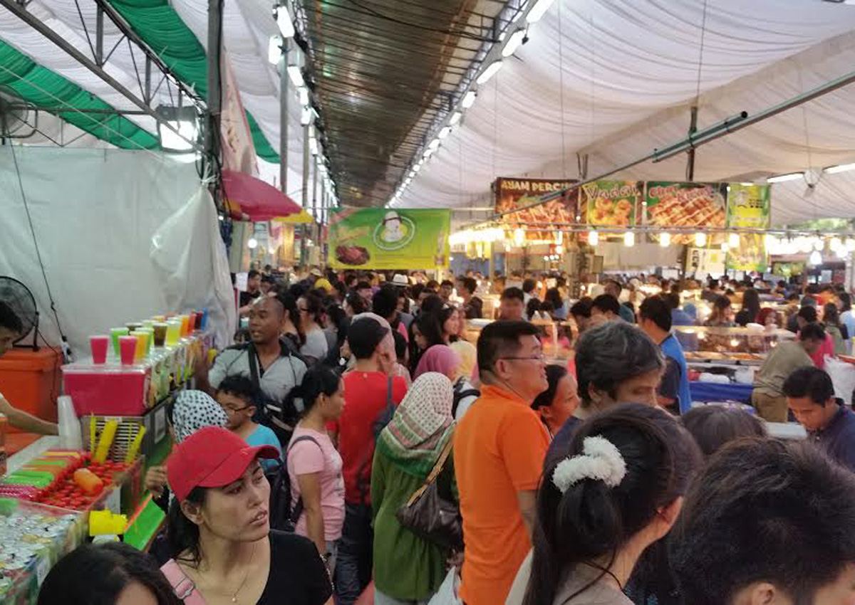 Police: Be Alert On Hari Raya Eve At Geylang Serai, Singapore News 