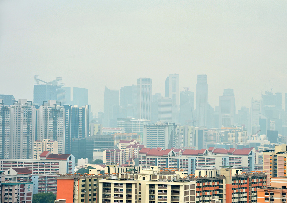 Foggy skies as haze returns briefly here, Singapore News AsiaOne