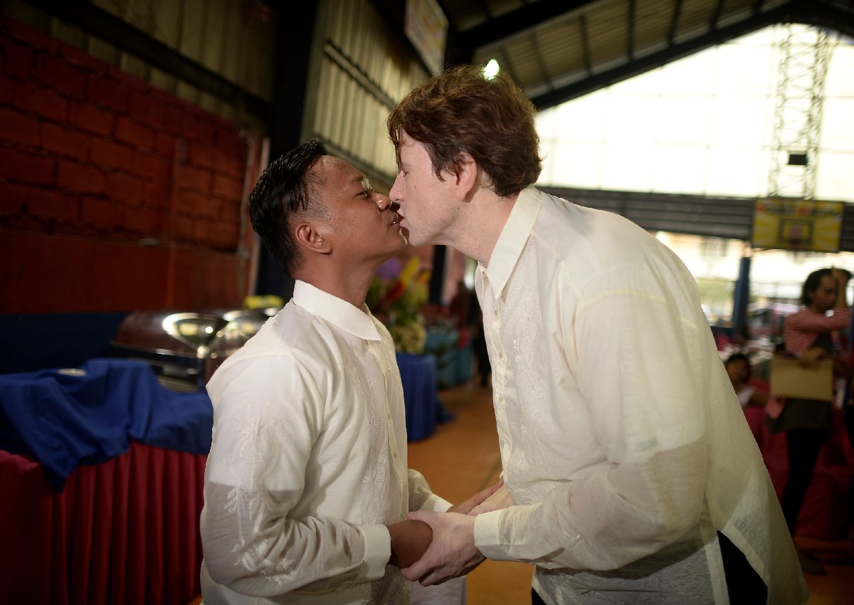 Filipino Gays Find Sanctuary In Catholic Stronghold Asia News Asiaone