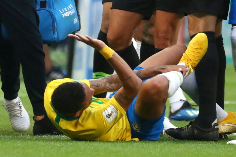 Netizens poke fun at Neymar's dramatic antics at World Cup with ...