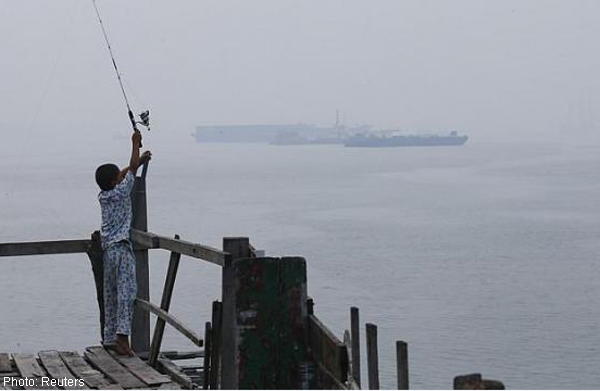 Fishing on a bad-air day, Malaysia News - AsiaOne