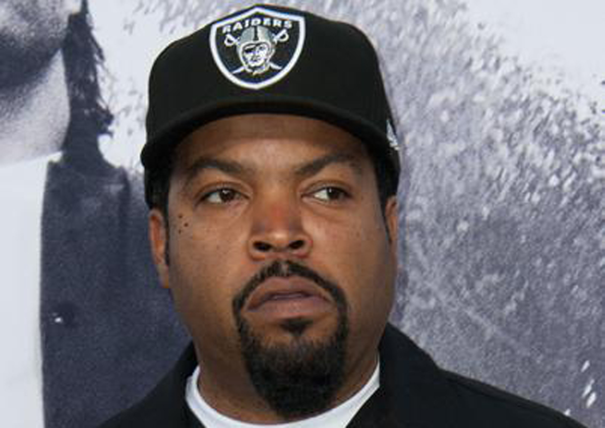 Ice Cube gets Hollywood star, thanks all 