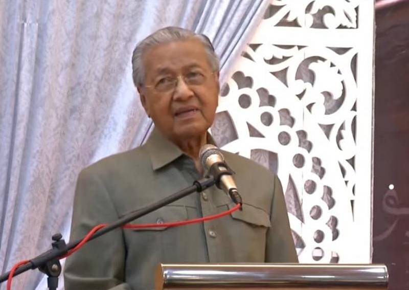 Ex-PM Mahathir Says Malaysia Should Demand That Singapore And Riau ...