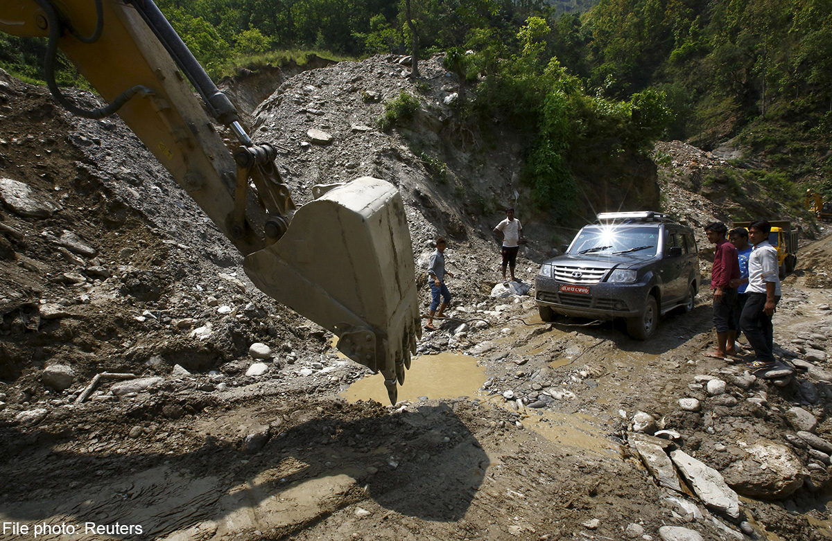 nepal-landslide-blocks-river-raises-fears-of-flood-reaching-india