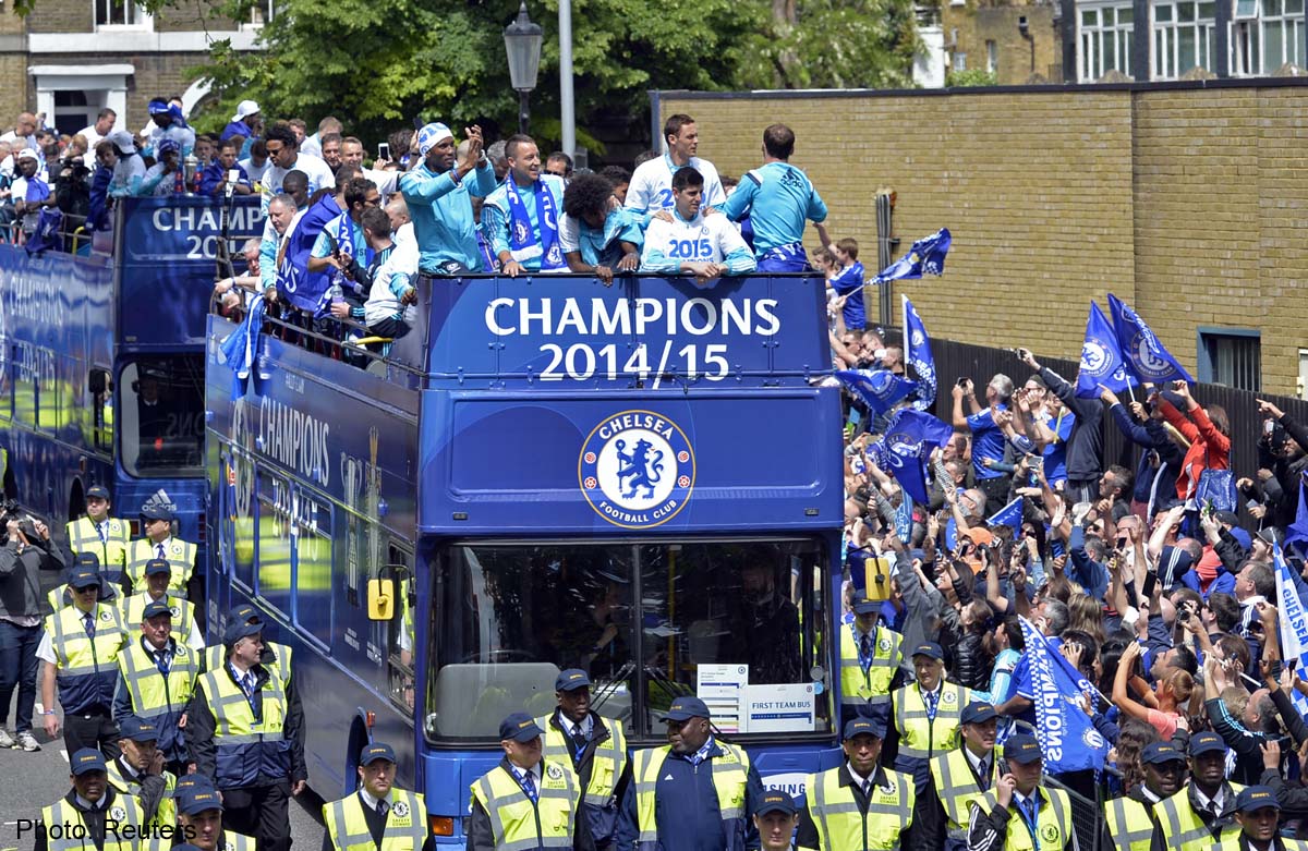 Football Thousands flock to Chelsea victory parade, News AsiaOne