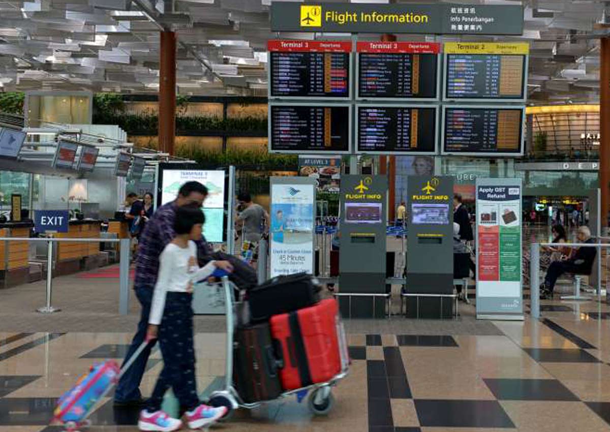 changi airport store luggage