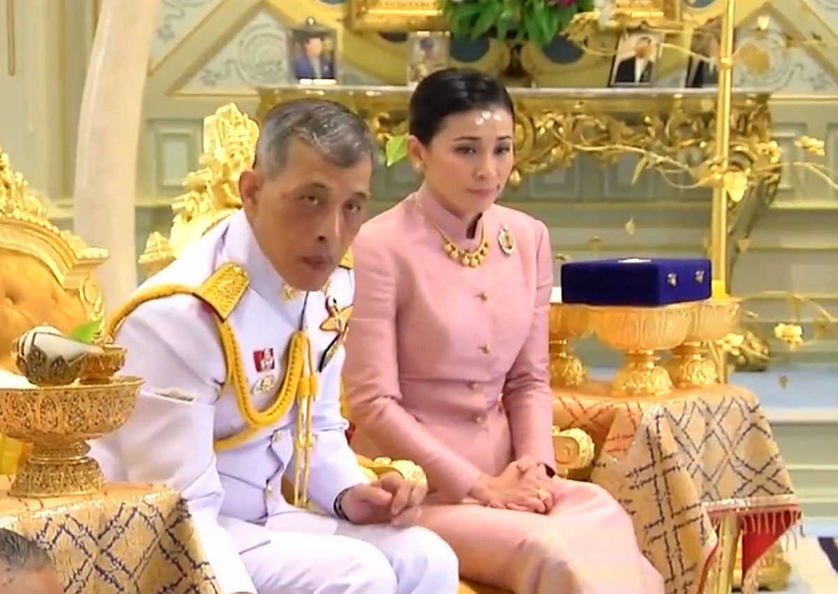 Thai King Names His Consort Queen Days Before Coronation Asia News Asiaone