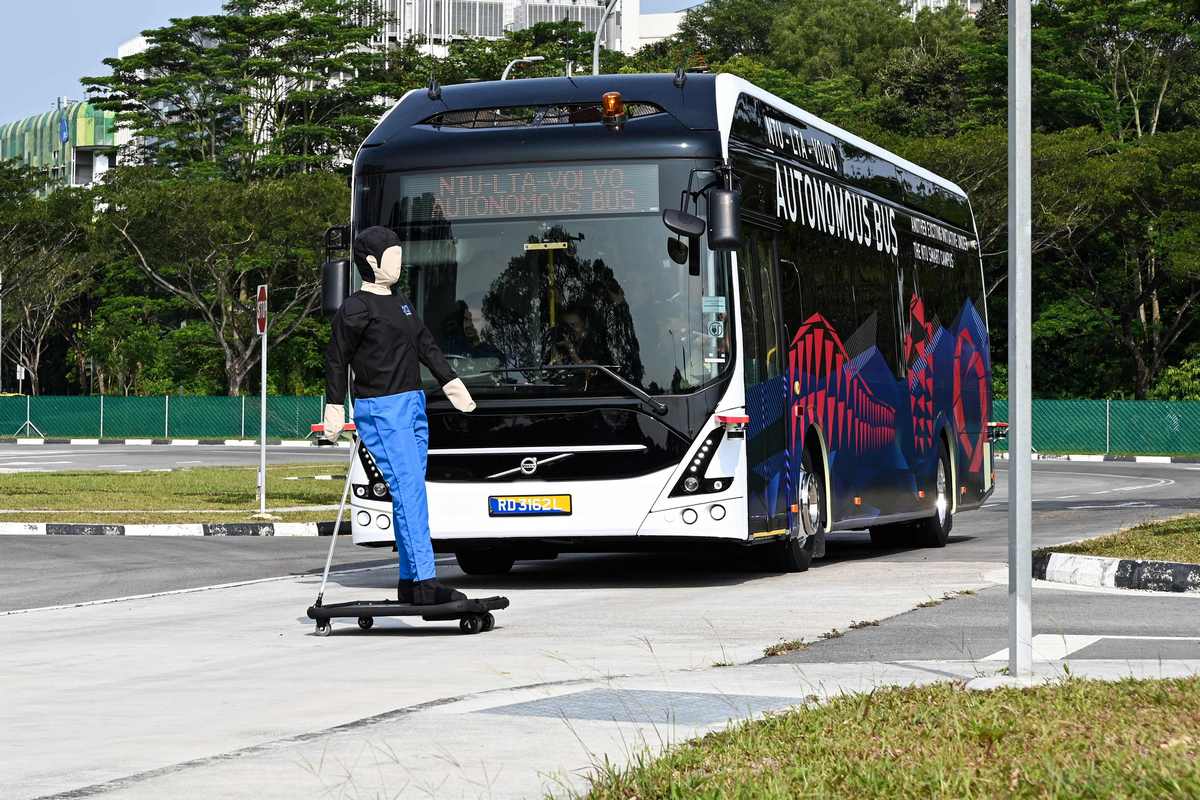 new electric bus singapore