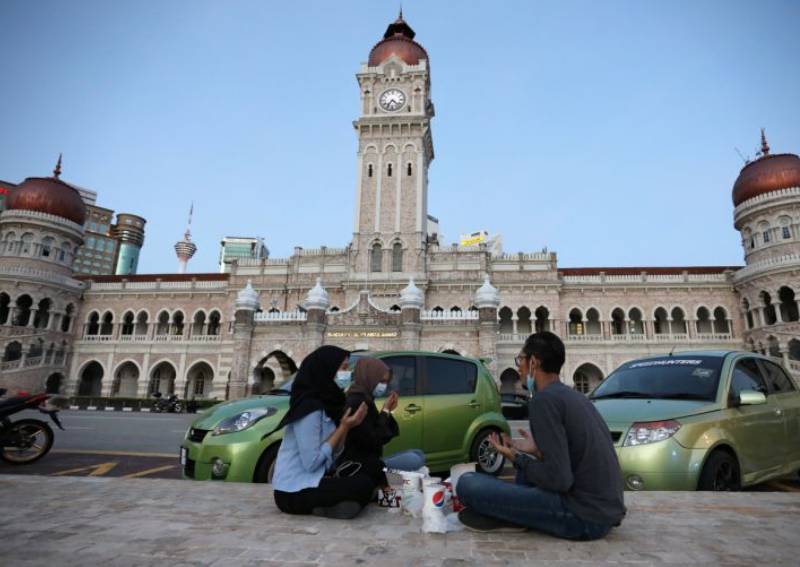 Hari Raya gathering: Limit the number of people in the ...