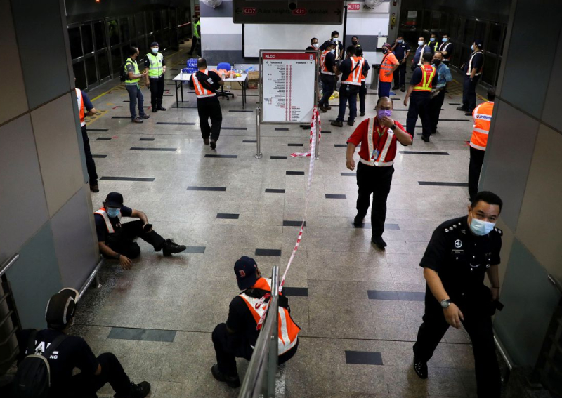 Dad Who Got Call From Daughter Injured In Malaysia Lrt Accident Distressed By Passengers Screams Se Asia News Top Stories The Straits Times