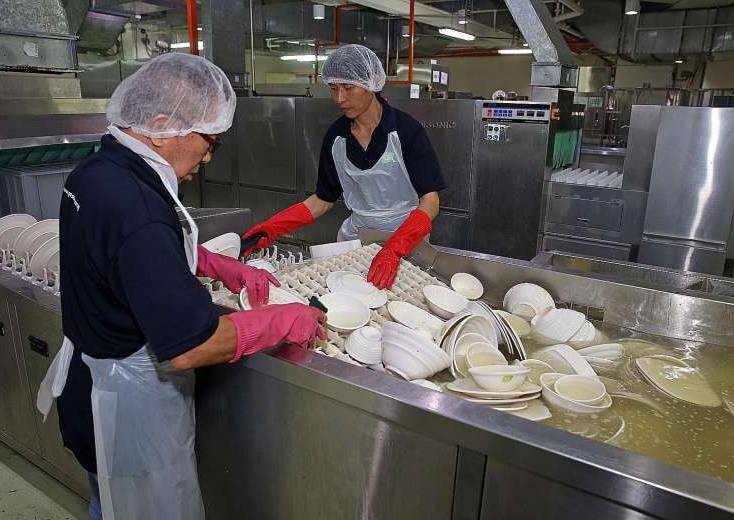 No Takers For Dishwasher Job Until This Singapore Restaurant Offers 