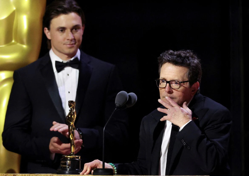 Michael J. Fox accepts honorary Oscar for Parkinson's advocacy