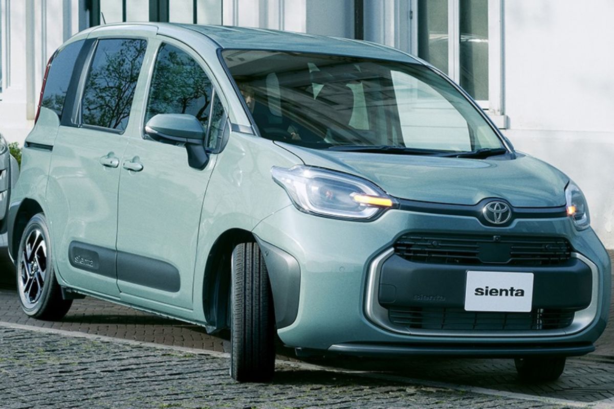 Cat A-friendly 2023 Toyota Sienta Hybrid launches in Singapore ...