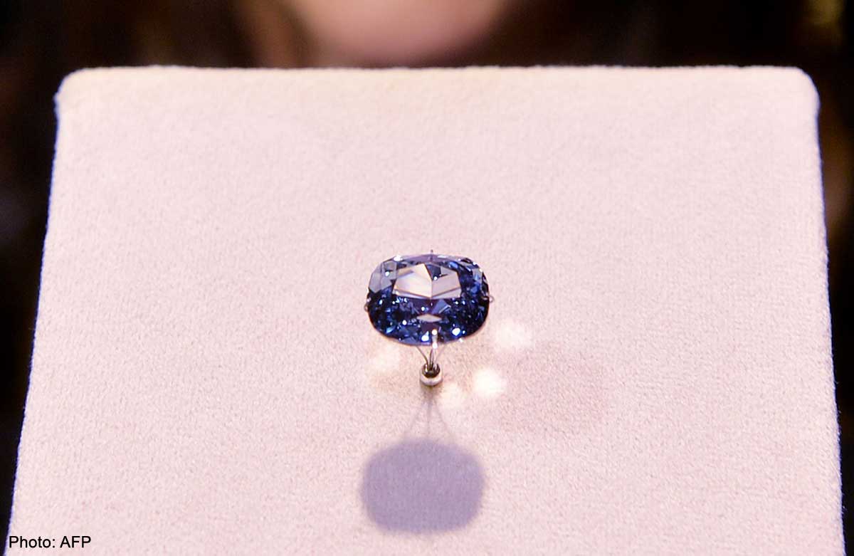 Rare Flawless Blue Moon Diamond Goes On Display In Los Angeles World News Asiaone 