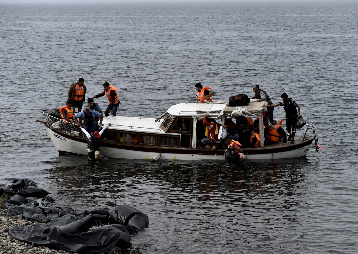 Seventeen Migrants Killed When Boat Sinks Off Turkish Coast, World News ...